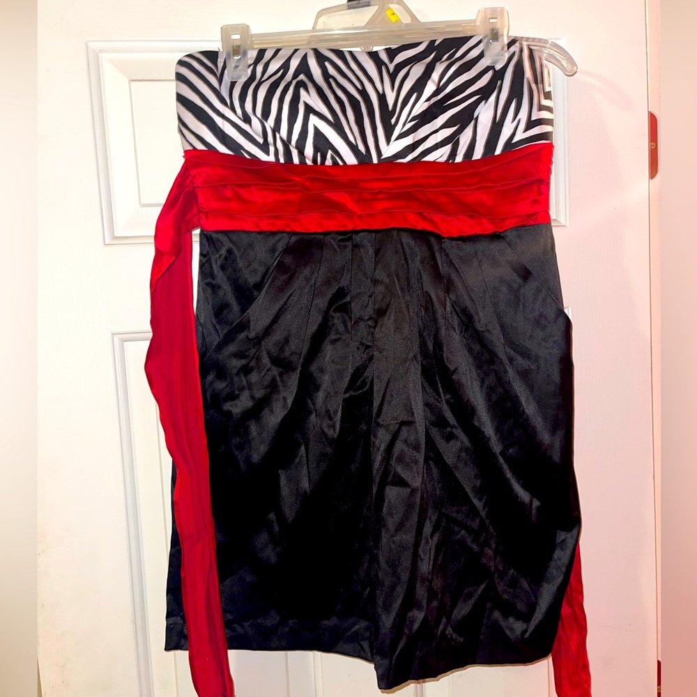 Junior Strapless mini dress. Size 13.